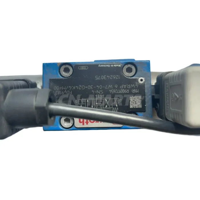 Rexroth R900715040 4WRKE 16 W8-200L-35/6EG24ETK31/F1D3M