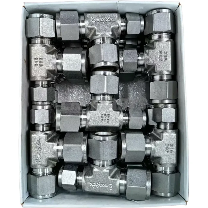 Swagelok SS-810-3-6-8